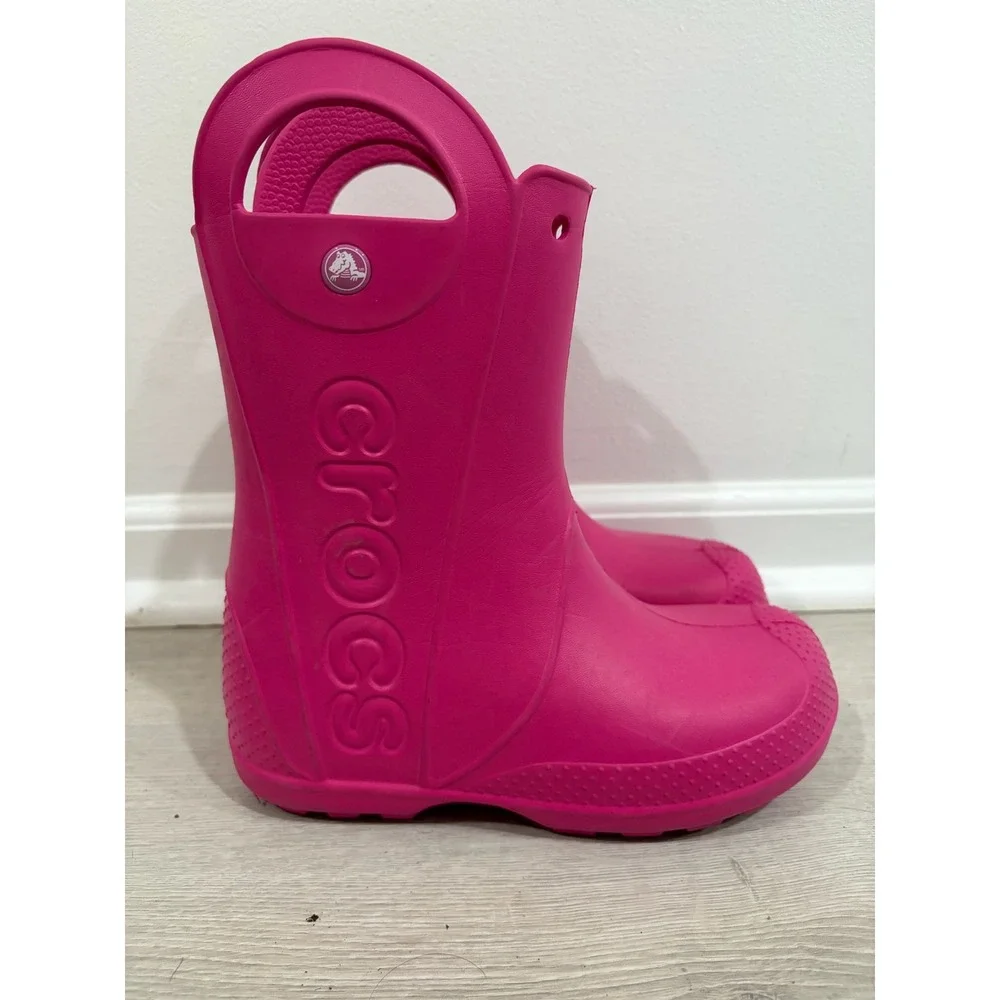 Crocs Handle It Rain Boots Kids Junior Size 2 Candy Pink Waterproof Pull On J2